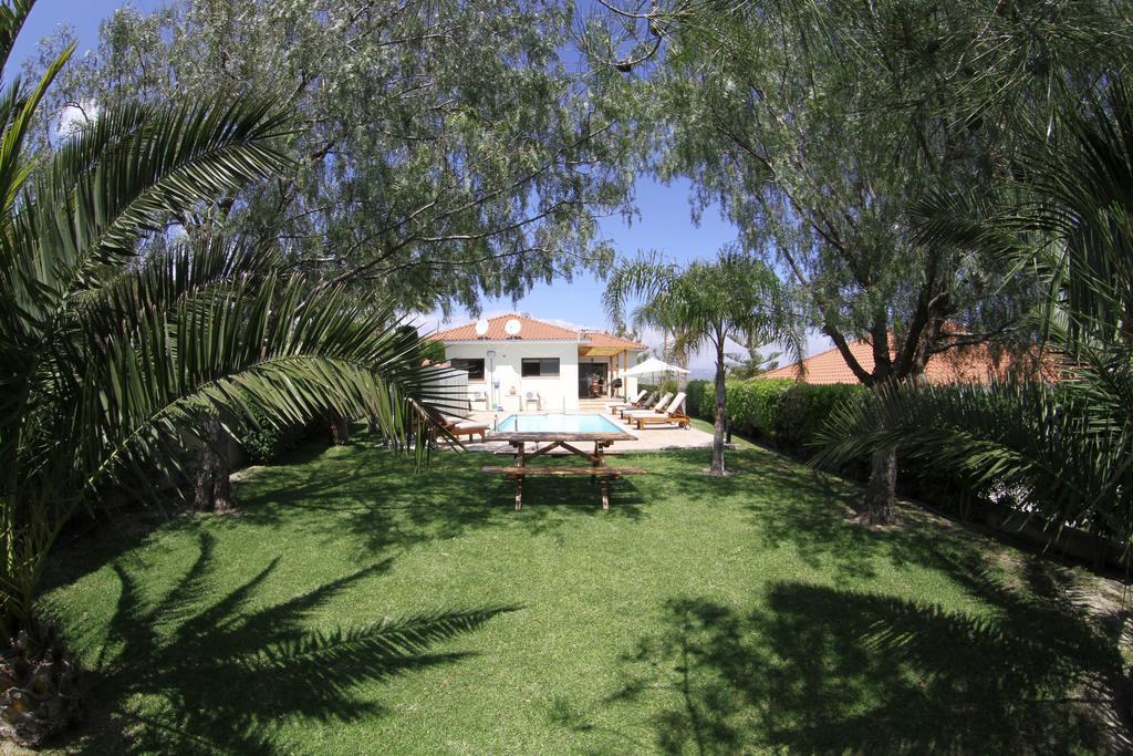 Eve Pissouri Rozaki Villa Room photo